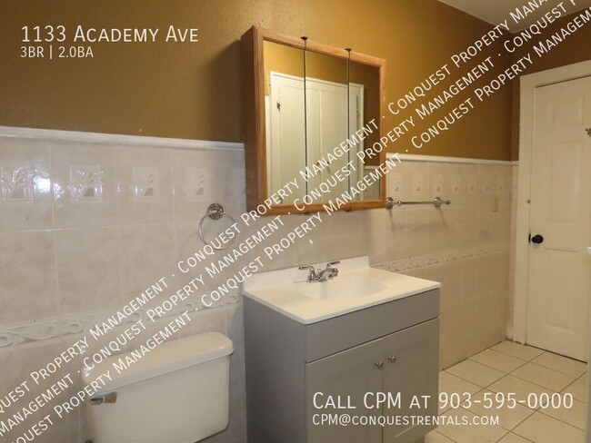 Building Photo - 1133 S Academy Ave