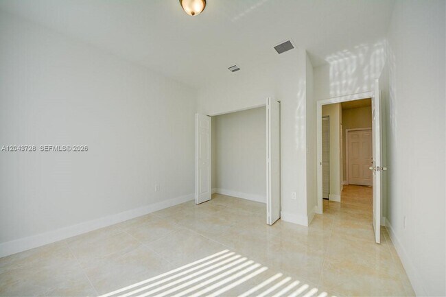 Building Photo - 312 Phippen Waiters Rd