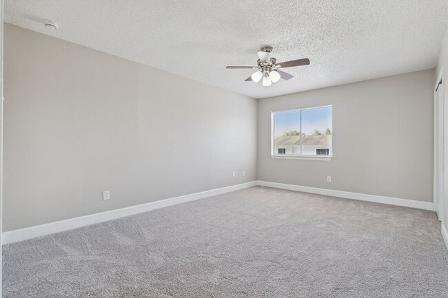 Building Photo - Beautifully Updated 2BR/1.5BA Altamonte Springs Townhome with Modern Finishes