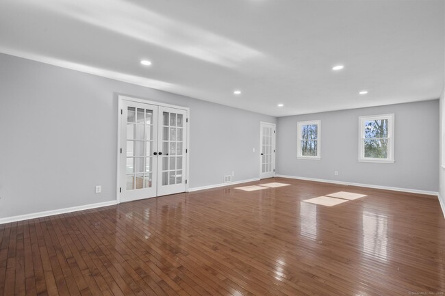Building Photo - 40 Harkness Dr