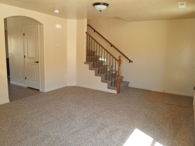 Building Photo - Gorgeous 3 Bedroom Townhome in St. George