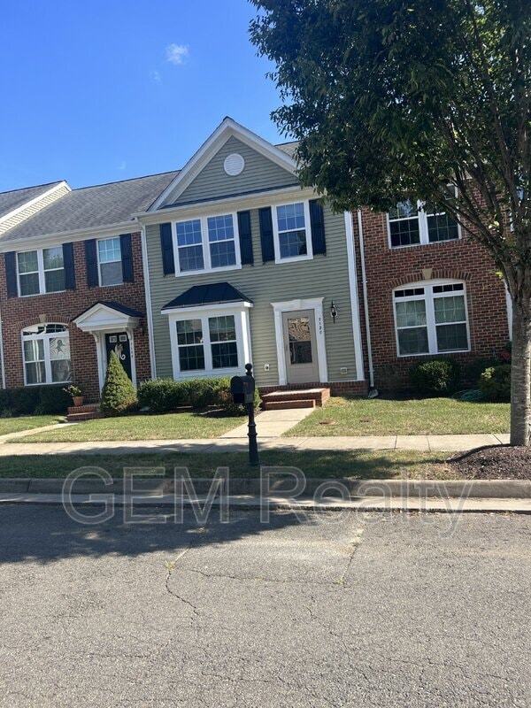 Building Photo - 7120 Azalea Dr