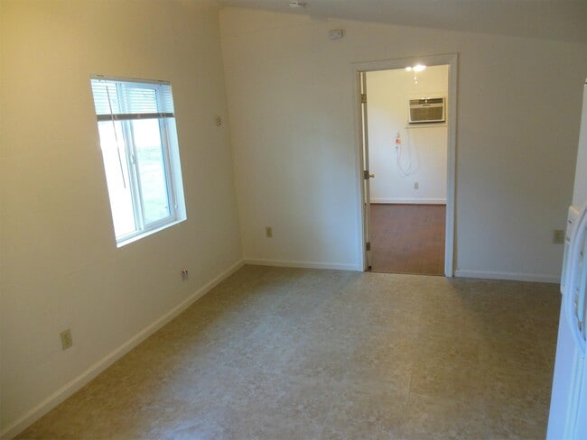 Building Photo - 6901 Palm Ave