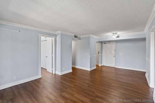Building Photo - 3700 N Pine Island Rd