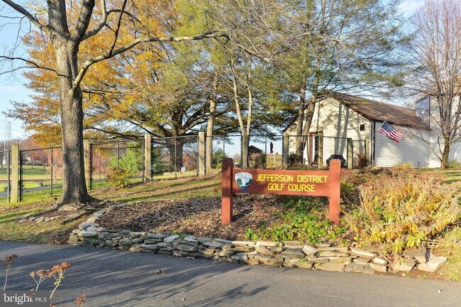 Building Photo - 2916 Bridgehampton Ct