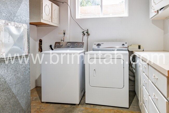 Building Photo - 3608 Eastwood Dr