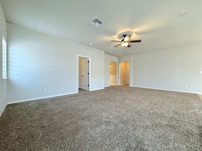 Building Photo - West El Paso 4 bed Refrig A/C