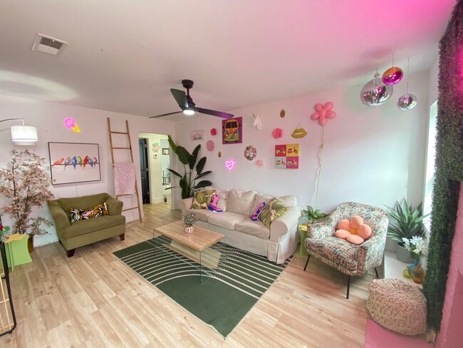 Building Photo - 82 N Holmes St