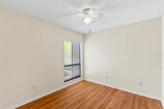 Building Photo - 41 Hembury Ln