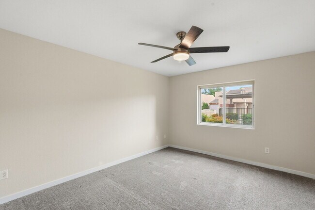 Building Photo - 10828 N Biltmore Dr