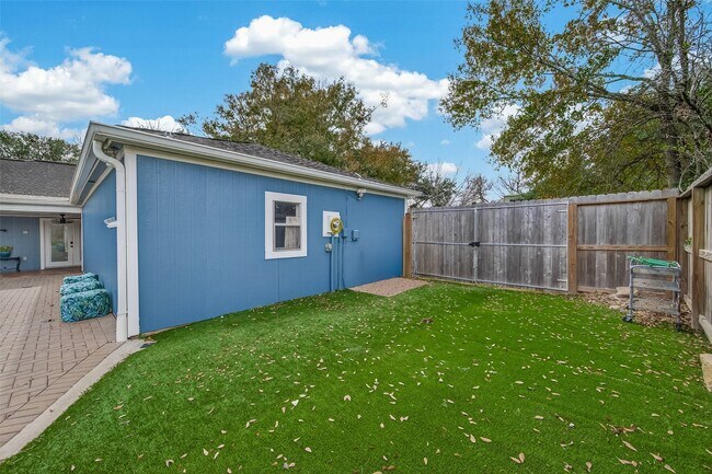 Building Photo - 15734 Pagehurst Dr