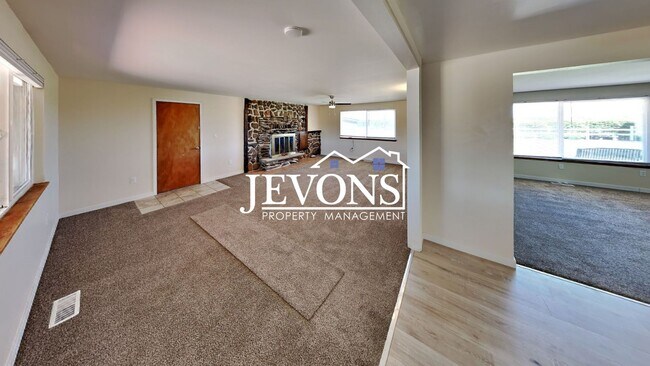 Building Photo - Water and sewer included! Comfortable 3-be...