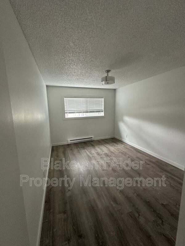 Building Photo - 834 SE 42nd Ave