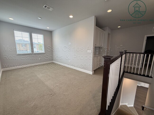 Building Photo - 271 10th St