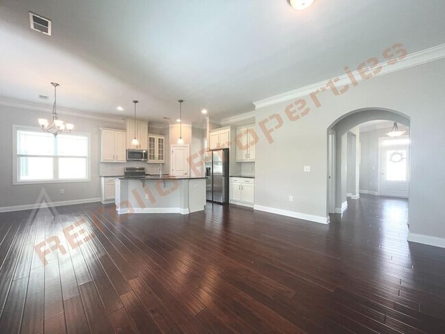 Building Photo - Lovely & Spacious 3 Bedroom, 2.5 Bathroom ...