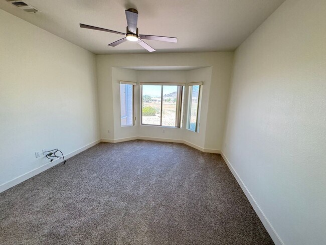 Building Photo - Remodeled 2BD/2BA with Golf & Mountain Vie...