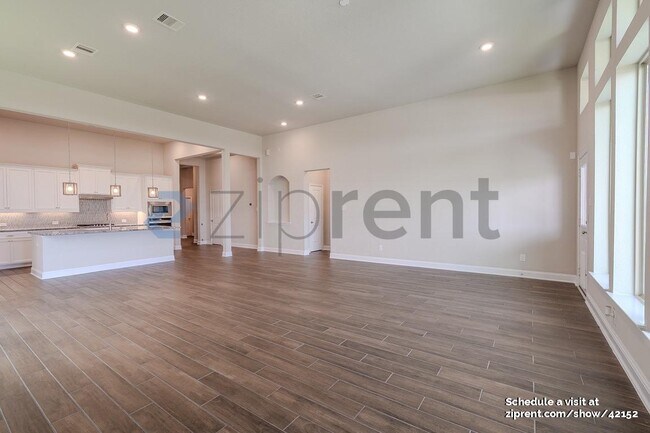 Building Photo - 18818 Lake Ridge Dr