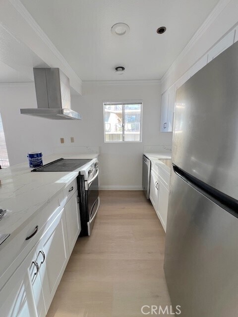 Building Photo - 535 Esplanade