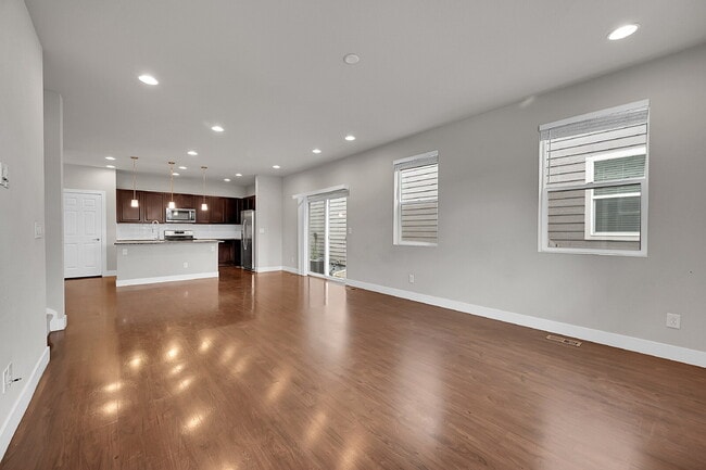 Building Photo - $2,750.00 - 3 Bedrooms, 2.5 Bathrooms, Sin...