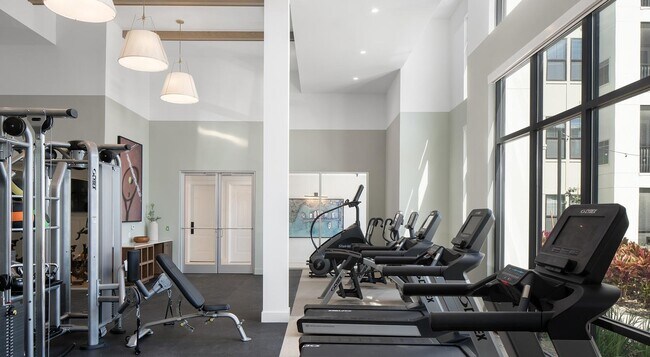 Building Photo - 6850 Foxtail Palm Wy