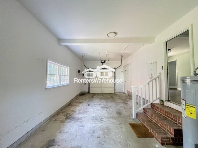 Building Photo - 190 Devon Pl