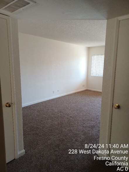 Building Photo - 222 W Dakota Ave