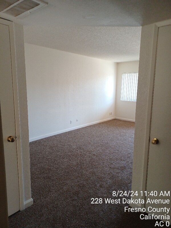 Building Photo - 222 W Dakota Ave