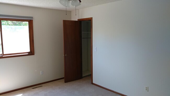 Building Photo - 2900 Eindborough Dr