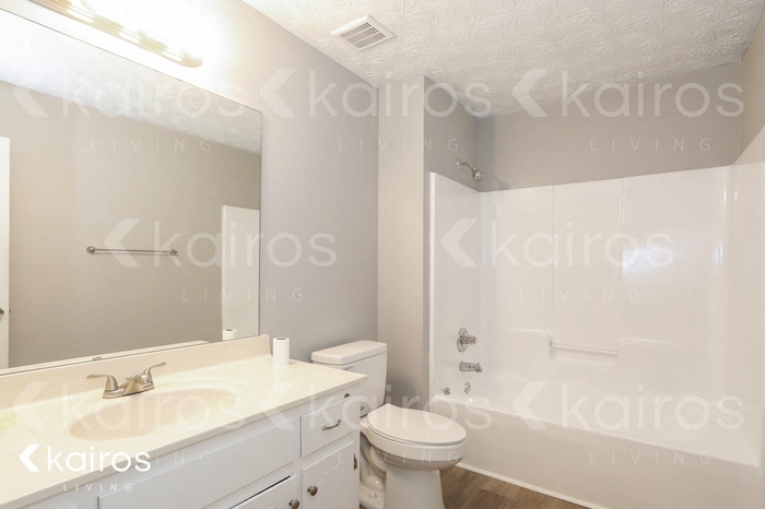 Building Photo - 135 Fawn Dr