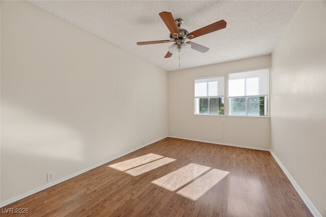 Building Photo - 1114 Vegas Valley Dr