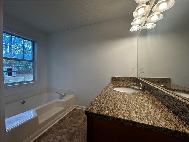 Building Photo - 2536 Country Lake Cir