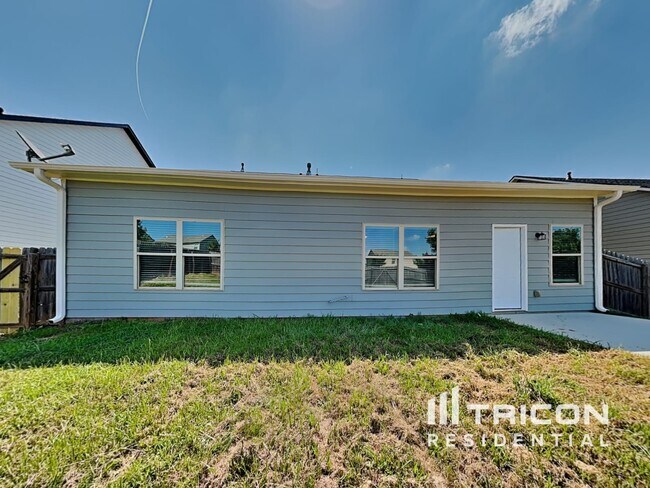 Building Photo - 2154 Massey Ln