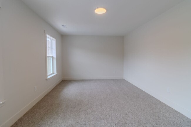 Building Photo - Premier Place and Premier Living!