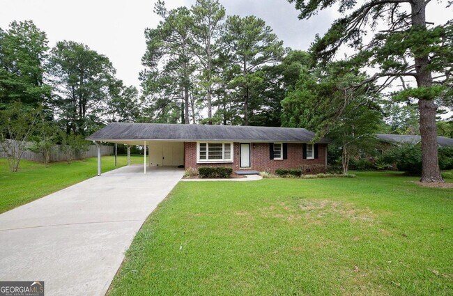 Building Photo - 120 Soule St
