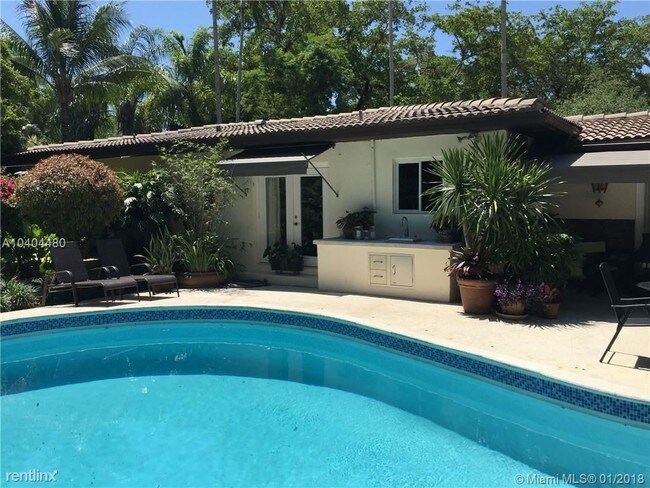 Building Photo - 435 Aledo Ave