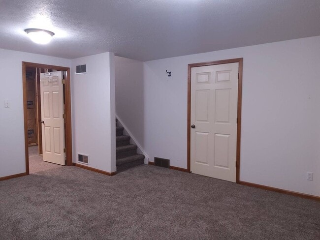 Building Photo - 3 Bedroom 2 Bathroom Home in Goshen!