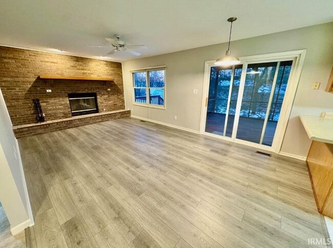 Building Photo - 3758 S Bainbridge Dr