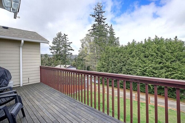 Building Photo - 185 Sky Vista Pl
