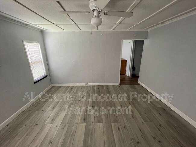 Building Photo - 1830 27th Ave N