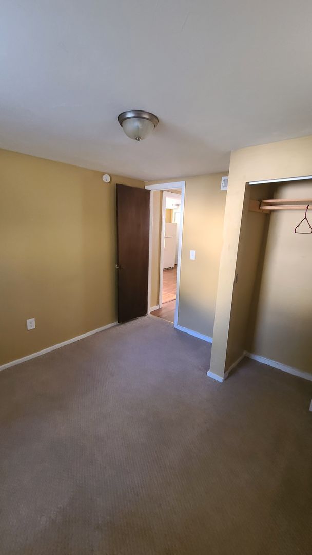 Building Photo - Adorable 2/1 move in ready!