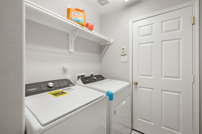 Building Photo - 22211 Bellow Glen Dr