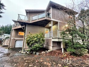 Building Photo - 18533 Skog Ct NE