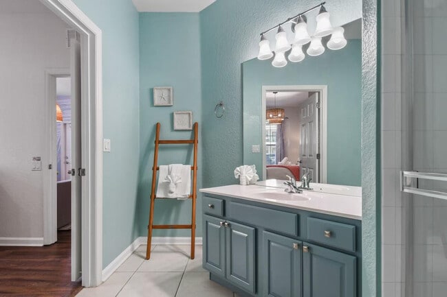 Building Photo - 4102 Breakview Dr