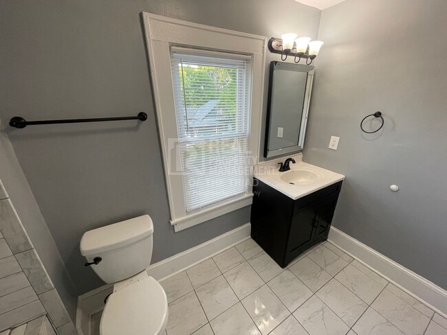 Building Photo - Unbelievable 4bd/2ba Home right next to NC...