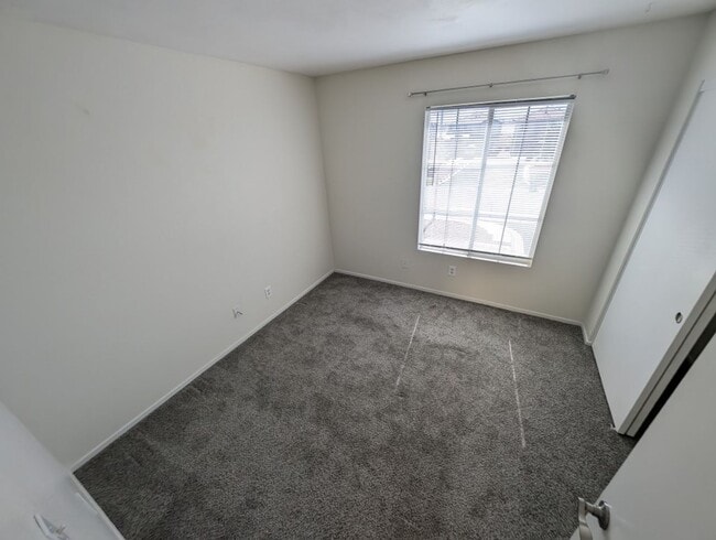 Building Photo - 4622 English Lavender Ave