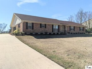 Building Photo - 516 Pine Hills Dr