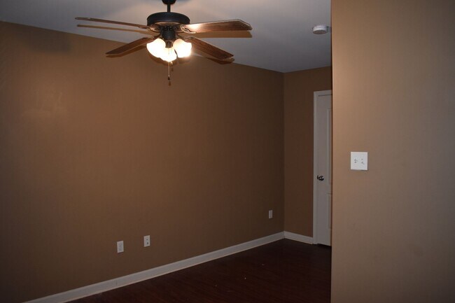 Building Photo - 106 Padre Dr