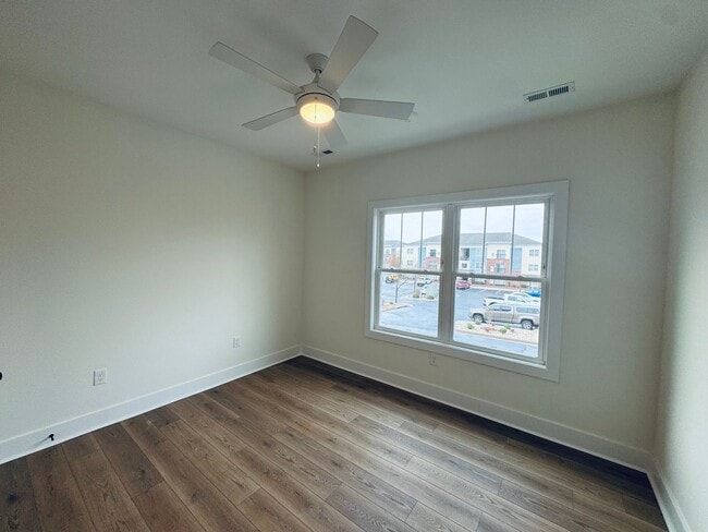 Building Photo - THE CROWN AT CORNERSTONE - EXTRA LARGE UNIT