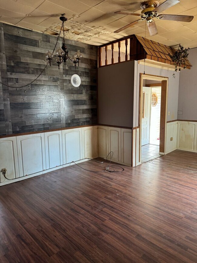 Building Photo - 312 W Martin St