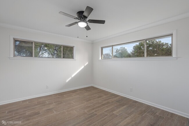 Building Photo - 1522 Captain Shreve Dr